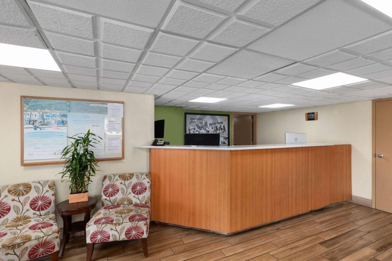 Super 8 By Wyndham Myrtle Beach/Market Common Area Zewnętrze zdjęcie